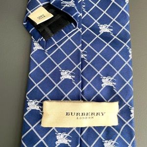 Burberry tie 100% silk
